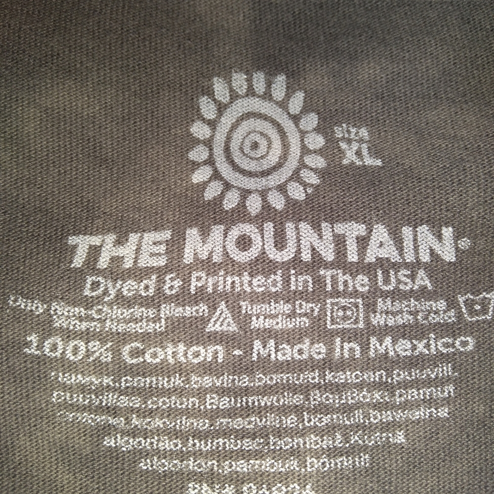 RARE* The Mountain wolf Tshirt Sz XL - Picture 4 of 7